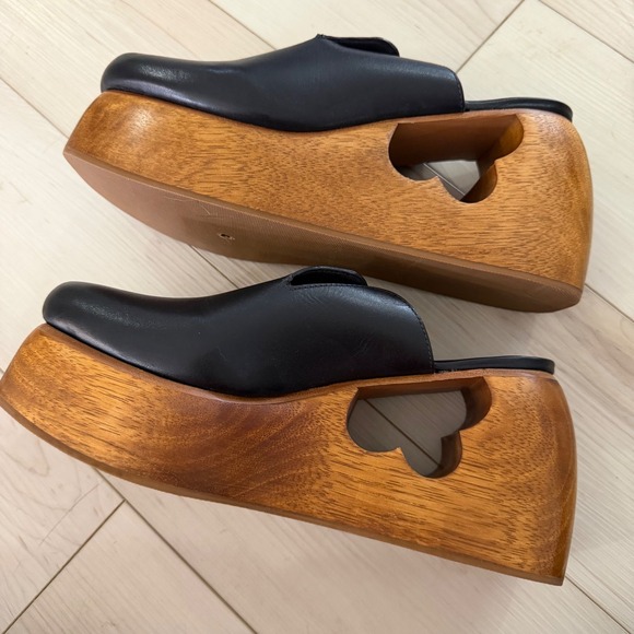 FARM Rio Shoes - Farm Rio Black Vegan Leather Heart Cutout Wood Platform Wedge Mules Clogs US 7